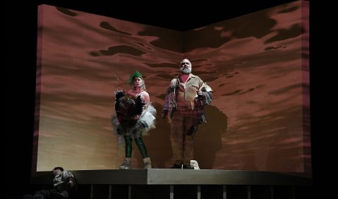 Stadttheater Bremerhaven: PEER_GYNT. Foto: © Heiko Sandelmann Stadttheater Bremerhaven: PEER_GYNT. Foto: © Heiko Sandelmann