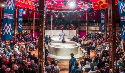 Messeschlager Gisela an der Komischen Oper Berlin. Foto: Jan Windszus Photography