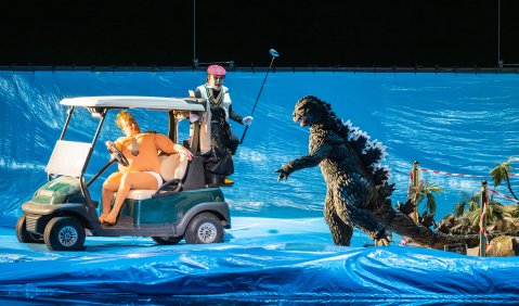 Georg Nigl, Andrew Watts, Anna Clementi. S&auml;ngerin Gorgonzilla: Vanessa_Konzok. Darstellerin Gorgonzilla. Foto:  &copy; TanjaDorendorf