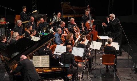 Das Eröffnungskonzert bestreitet das Klangforum Wien unter der Leitung von Emilio Pomárico mit Georges Aperghis‘ „Situations“. Foto: Kristof Lemp.