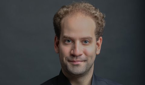 Levente T&ouml;r&ouml;k