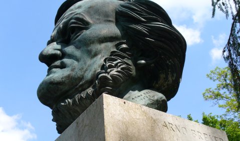Richard Wager, Skulptur von Arno Breker