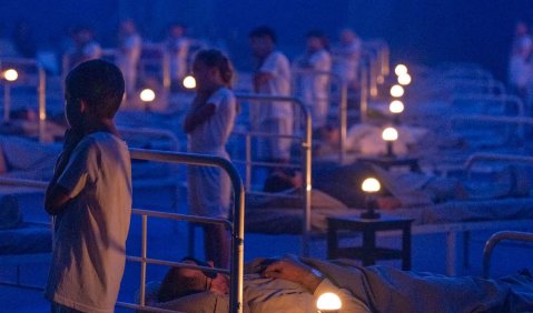 Ari Benjamin Meyers: Nation of Sleep (2024), Performance. Foto: steirischer herbst/Johanna Lamprecht