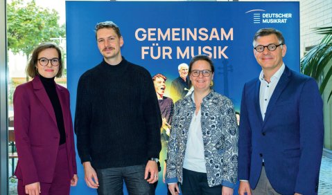 Katharina Schrade, Projektleitung Jugend musiziert, Henning Vetter, Projektleitung Bundesjazzorchester und Jugend jazzt, Dr. Caroline Wiese, Projektleitung Bundesjugendchor und S&ouml;nke Lentz, Orchesterdirektor Bundesjugendorchester. Foto: &copy; Tom Schweers