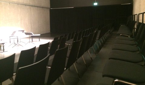 Keine Reihe 9 – aber neun Streichquartette im Teatrostudio-LAC (Lugano). Fotos: mku