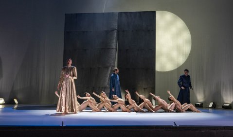 Alexander Geller, Christian Sturm, Kay Stiefermann und das Ballettensemble des Anhaltischen Theaters Dessau. Foto: © Thomas Ruttke