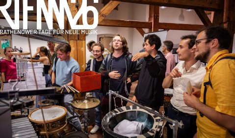 Instrumentenbesichtigung nach einem Schlagzeugkonzert bei RTFNM25 / Stan Baranski