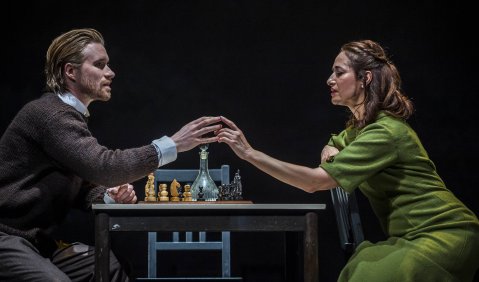 Noah Schaul (Tristan), Evmorfia Metaxaki (Isôt die Blonde). Foto: Olaf Malzahn