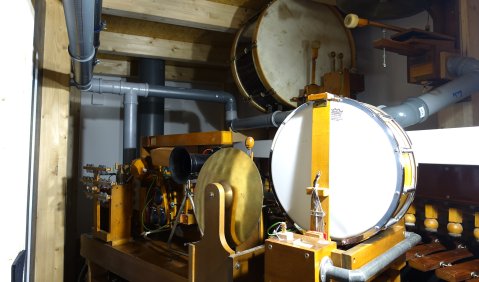 Ein Blick in das Innere, ins Schlagwerk, der Wurlitzer Style D in Lemgo. © Gregor Schwarz