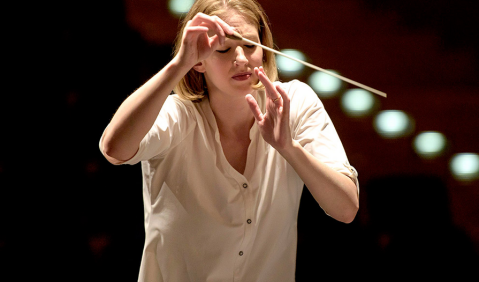 Die Dirigentin Joana Mallwitz. Foto: Lutz Edelhoff, Staatstheater Nürnberg