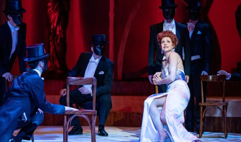 „Gräfin Mariza“ an der Musikalischen Komödie Leipzig. Foto: Tom Schulze