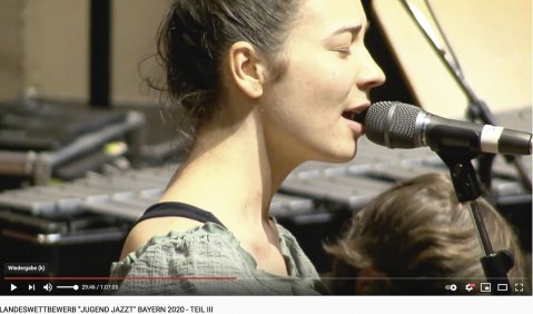Abschlussmatinee per Live Stream: Sängerin Laura Detterbeck (im Bild) sicherte sich mit dem Duo TimPanLaurie den ersten Platz in der Kategorie Ensemble, Durchschnittsalter bis 25 Jahre. Foto: LJJB