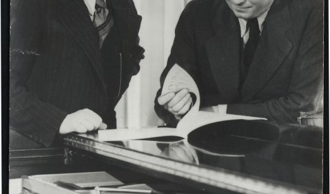 Seite an Seite: der Geiger und Komponist Adolf Busch (r.) und der Pianist Rudolf Serkin. Diese Aufnahme zeigt die Musikerkollegen und Freunde im Jahr 1940. Foto: Brüder-Busch-Archiv/Max-Reger-Institut Karlsruhe