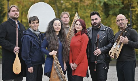 Ohne iranische Musiker: das von Stefan Pohlit zusammengestellte Ensemble in Landau. Foto: Kai Mehn