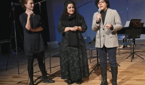 (v.li.) Rita Argauer, Anahita Abbasi und Bahar Royaee. Foto: Ralf Dombrowski