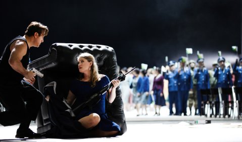 Jane Archibald (Mathilde), John Osborn (Arnold Melchthal)  Foto: © Moritz Schell