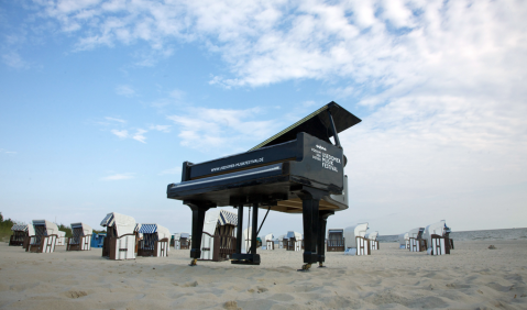 Länderverbindender Strandflügel in Seebad Ahlbeck, in der Nähe zum polnischen Swinoujscie. Foto: (c) Usedomer Musikfestival / Geert Maciejewski