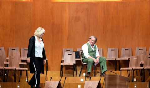 „Die Walküre“ an der Staatsoper Unter den Linden: Anja Kampe (Brünnhilde) und Michael Volle (Wotan). Foto: Monika Rittershaus