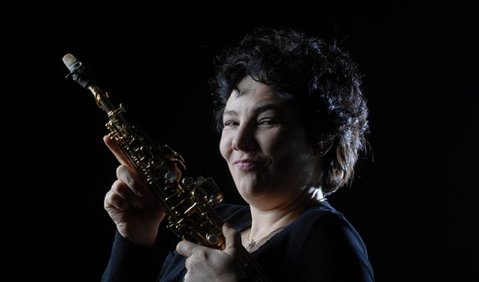 Meike Goosmann (sax) spielt gemeinsam mit Julia Hülsmann (piano) und dem BuJazzo bei „women in jazz“. Foto: Presse Festival 