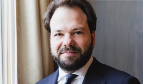 Petr Popelka wird Bayerischer Generalmusikdirektor ab der Spielzeit 2029/30. Foto: Geoffroy Schied