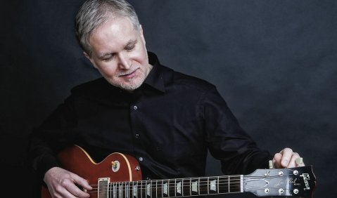 Mit verschiedensten Musikstilen in Kontakt: Heiko Ossig. Foto: Andreas Vallbracht