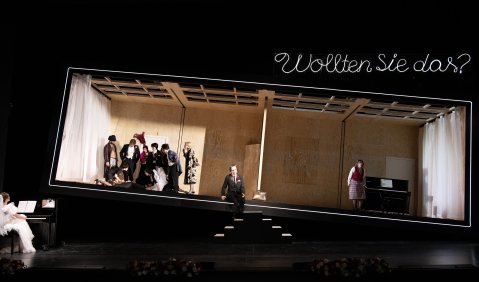 Auf und Ab. Ensemble. Bayerische Theaterakademie August Everding. Foto: Cordula Treml