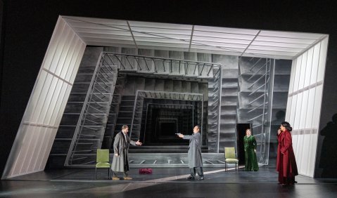 La forza del destino &copy; Stephan Walzl Irakli Atanelishvili (Marchese di Calatrava), Jason Kim (Don Alvaro), Maaike Poorthuis (Curra), Adr&eacute;ana Kraschewski (Leonora di Vargas)