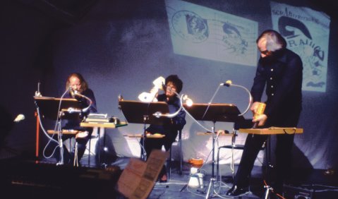 Witzig-pointiert, klangpoetisch und sprachverwirrt: das Vokalensemble Exvoco. Foto: Hans Kumpf