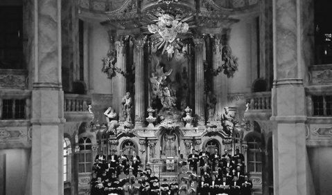 Neue Musik in der Dresdner Frauenkirche. Foto: Matthias Creutziger