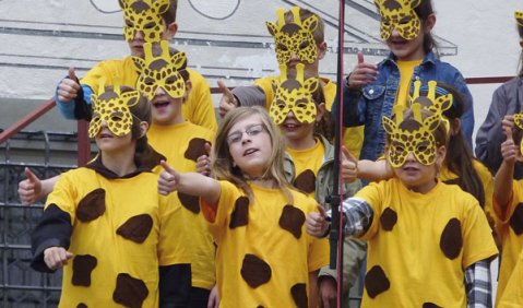 Kooperation von Gesangverein und Kindergarten zur Förderung des Singens bei Kindern im Rahmen des Projektes Singen–Bewegen–Sprechen im Kindergarten Winzeln. Foto: Johannes Pfeffer