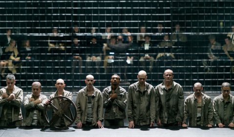  Gefängnis und Arbeit als Grundtatsachen der menschlichen Existenz: „Claude“ in Lyon. Foto: Stofleth