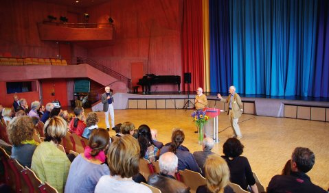 Brodelnde Diskussionen beim Stuttgarter Symposium. Foto: Elias Bertsch