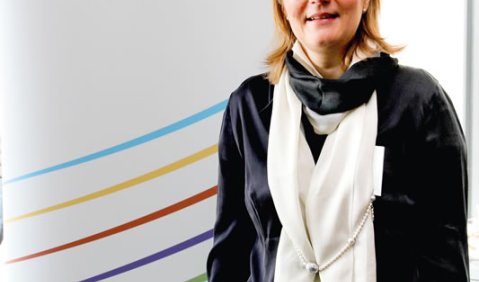 Die Projektleiterin der Bayerischen Landeskoordinierungsstelle Musik, Birgit Huber, führte durch das Programm der Tagung. Foto: Louisa Knobloch, MZ