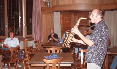 Quelle: Bundesagentur für Arbeit; http://berufenet.arbeitsagentur.de – Bilder zur Tätigkeit Musiker/in Jazz, Nr. 4, ungenannter Fotograf