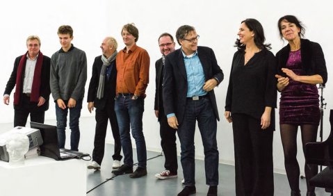 Die Beethoven-Community: David P. Graham, Leander Ruprecht, Helmut Zerlett, Stefan Thomas, Frank Zabel, Dennis Kuhn, Susanne Kessel und Ursel Quint (v.l.n.r.). Foto: David Kremser