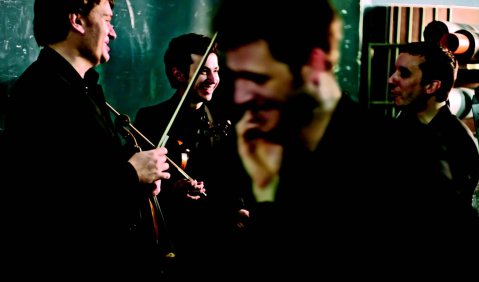 Der Film über das Quatuor Ébène, hier noch in der Besetzung mit Mathieu Herzog an der Bratsche. Foto: Kutschinski Filmproduktion, www.4-thefilm.com