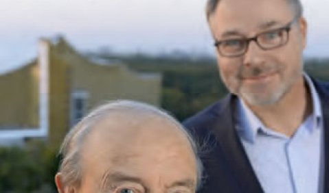 Menahem Pressler/Holger Noltze: Dieses Verlangen nach Schönheit. Gespräche über Musik. edition Körber-Stiftung, Hamburg 2016; 200 S., Abb., € 18,00, ISBN 978-3-89684-177-3