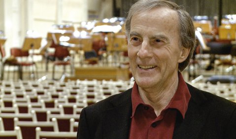 Weder Lehrer, noch Chef: Beim „Kritischen Orchester“ will Dirigent Lothar  Zagrosek vor allem Gesprächspartner sein. Foto: nmzMedia