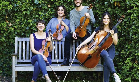 Probten Schostakowitsch und Mendelssohn Bartholdy mit dem Minguet Quartett: das eigenArt Quartett mit Hande Küden (Violine), Elene Rindler (Violine), Gabriel Uhde (Viola) und Jakob Stepp (Violoncello). Foto: Susanne van Loon