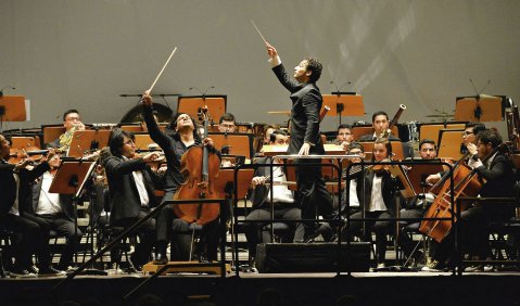 Das kolumbianische Jugendorchester mit Claudio Bohórquez als Solisten.  Foto: Ansgar Klostermann