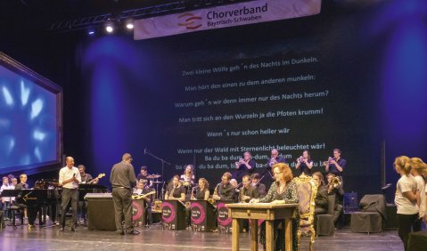 „WM der Tiere“ im Füssener Festspielhaus. Foto: Peter Mössmer, Chorverband Bayerisch-Schwaben e. V.