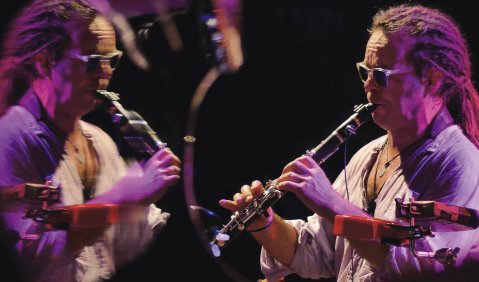 Kay Fischer beim Auftritt des Harrycane Orchestra. Foto: Bayerisches Jazzinstitut, Robert Lepar