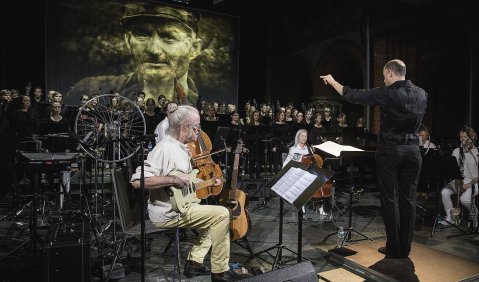 Rhythmische Präzision: Cantus Domus unter Ralf Sochaczewsky mit „Anthracite Fields“ von Julia Wolfe. Foto: Dirk Bleicker