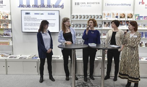 v.l.n.r.: Kristin Lovsky, Isabel Stegner, Natalie Kronast und und Simone Siwek am ConBrio-Stand. Fotos: Susanne van Loon