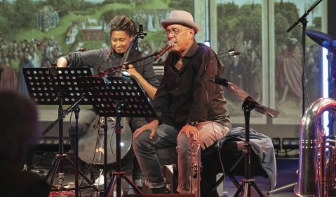 Dave Douglas mit „Secular Psalms“ in der Silent Green Betonhalle, Berlin. Foto: Camille Blake