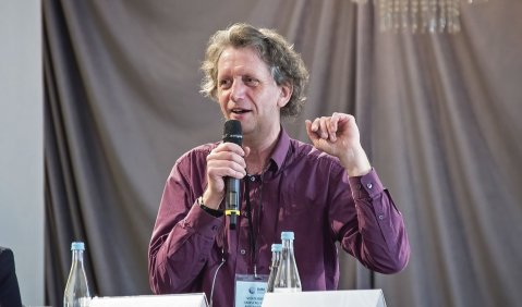 Wolfgang Lessing bei der Hauptarbeitstagung des VdM in Regensburg. Foto: Juan Martin Koch