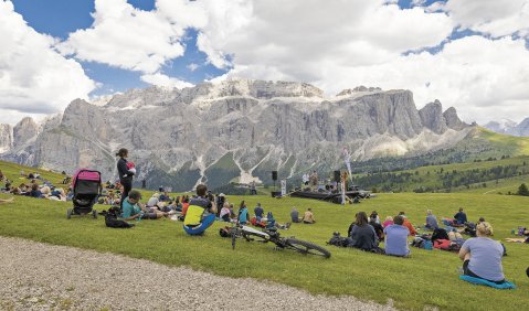 Panorama Schlerngruppe: Einige Höhenmeter muss das Publikum beim Südtirol Jazzfestival immer machen. Foto: Günther Pichler