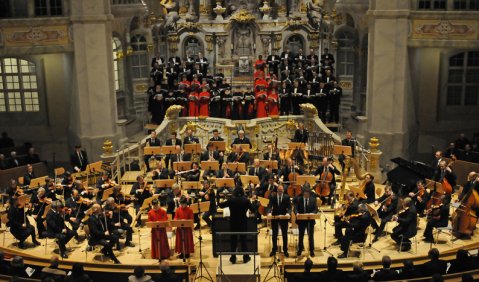 Uraufführung in der Dresdner Frauenkirche. Lera Auerbachs Requiem. Foto: Matthias Creutziger