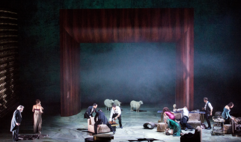 Ein klaustrophobischer Alptraum - Adès-Oper in Salzburg uraufgeführt. Foto: SF, Monika Rittershaus