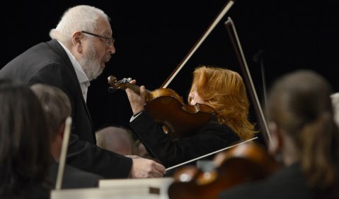 Michail Jurowski dirigierte in Gohrisch die Staatskapelle Dresden. Foto: Matthias Creutziger